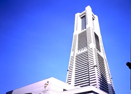 横浜支店の外観写真