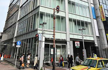 福岡本社外観