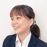 女性社員1